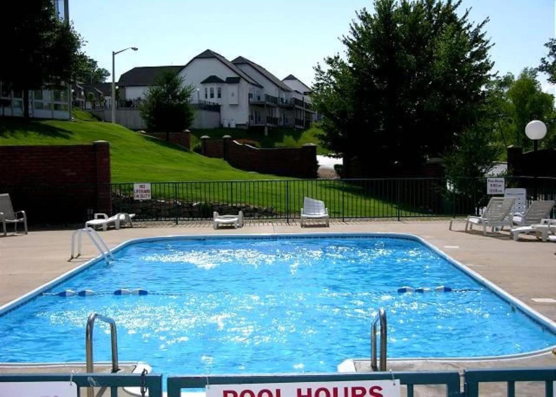 Penthouse Thousand Hills Golf Front Condo With Pool Close To 76 And Sleeps 8 Бренсън Екстериор снимка